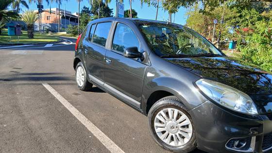 RENAULT SANDERO 1.6 PRIVILÈGE 8V FLEX 4P MANUAL